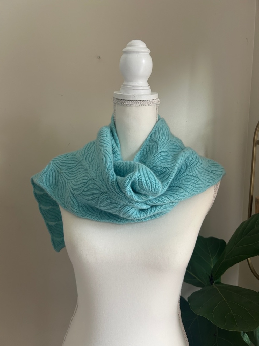 Aqua Cable Knit Scarf  Nordstrom 100% cashmere - Women Accessories